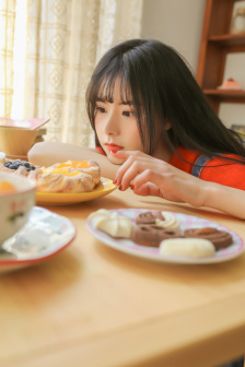 一边亲着一面膜下奶韩剧